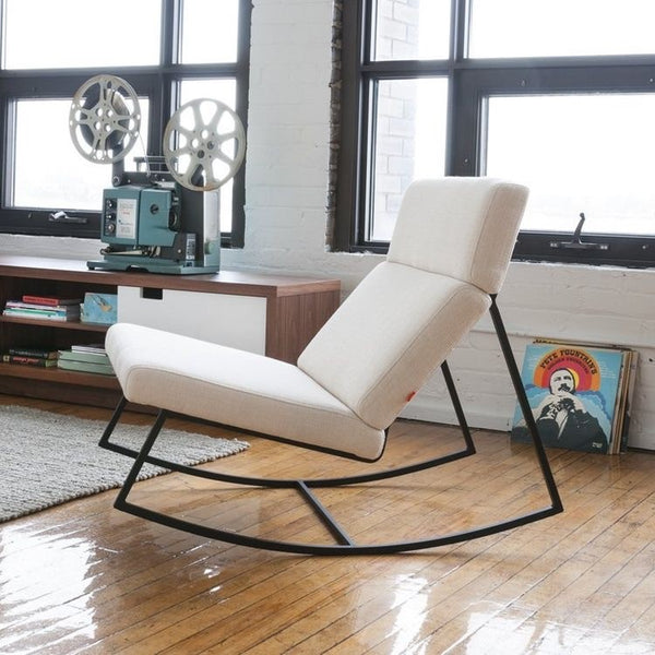 <img src="puppy.jpg" alt="كرسي شيزلونج معدن 82×98 سم - اسود بيج - Chair.4,Segal Furniture"/>