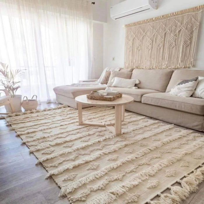 <img src="puppy.jpg" alt="سجاد"/>