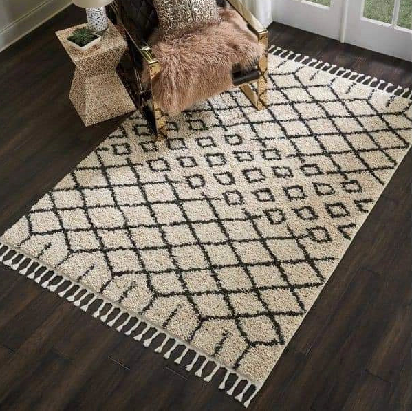 <img src="puppy.jpg" alt="سجاد"/>