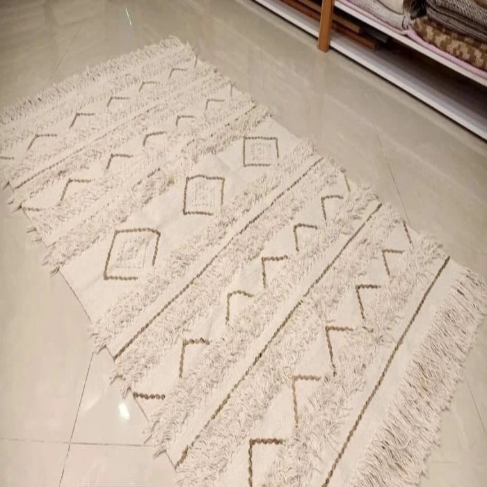 <img src="puppy.jpg" alt="سجاد"/>