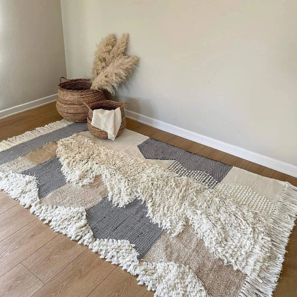 <img src="puppy.jpg" alt="سجاد"/>