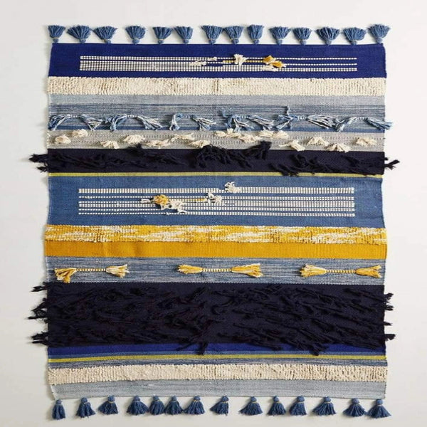 <img src="puppy.jpg" alt="سجاد"/>