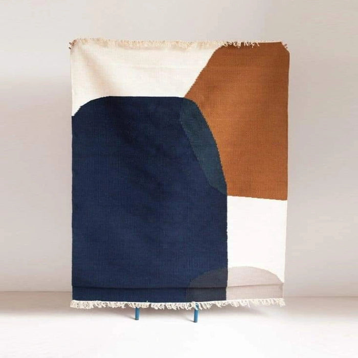 <img src="puppy.jpg" alt="سجاد"/>